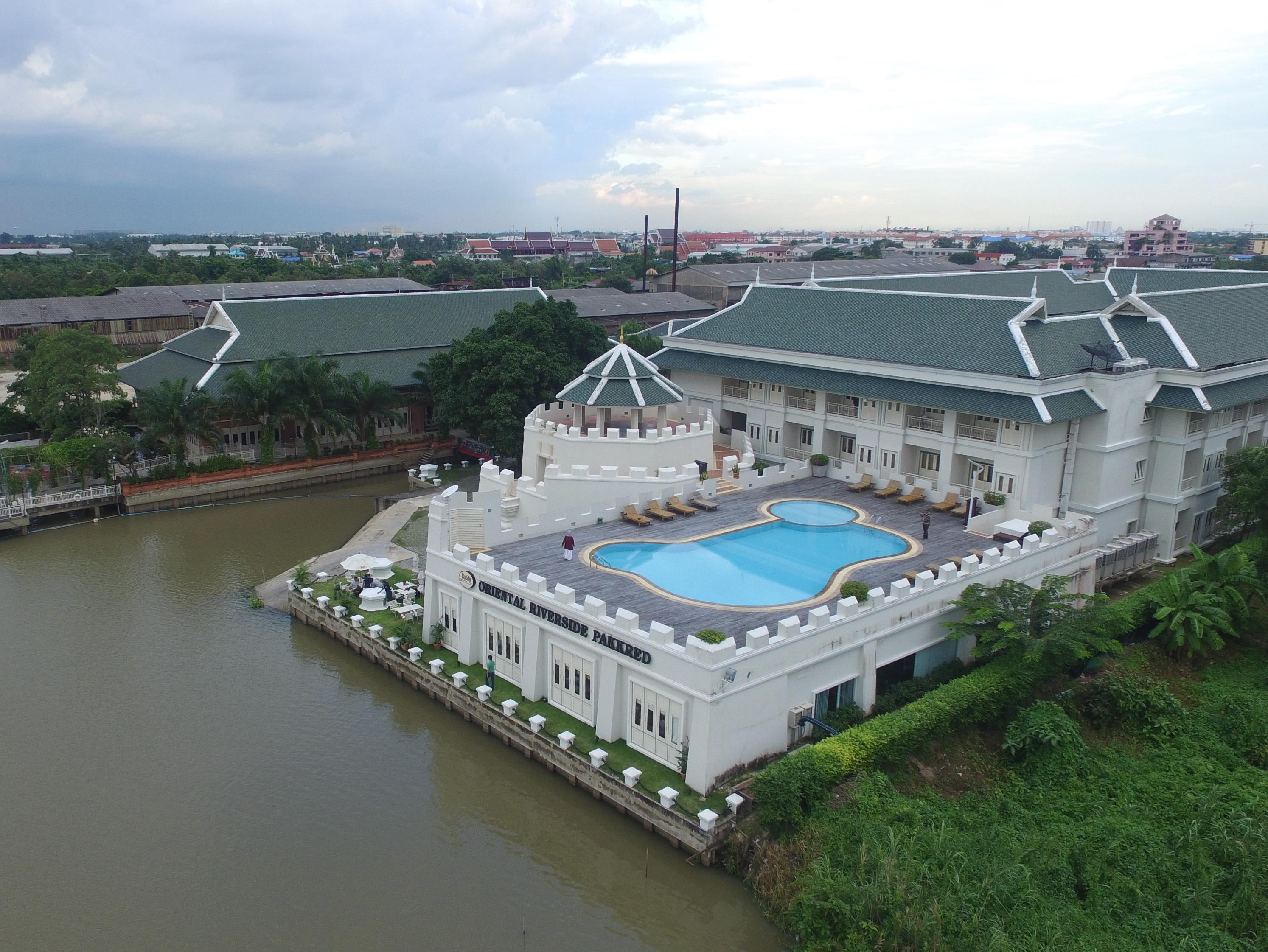 Kalanan Riverside Resort Nonthaburi Bagian luar foto