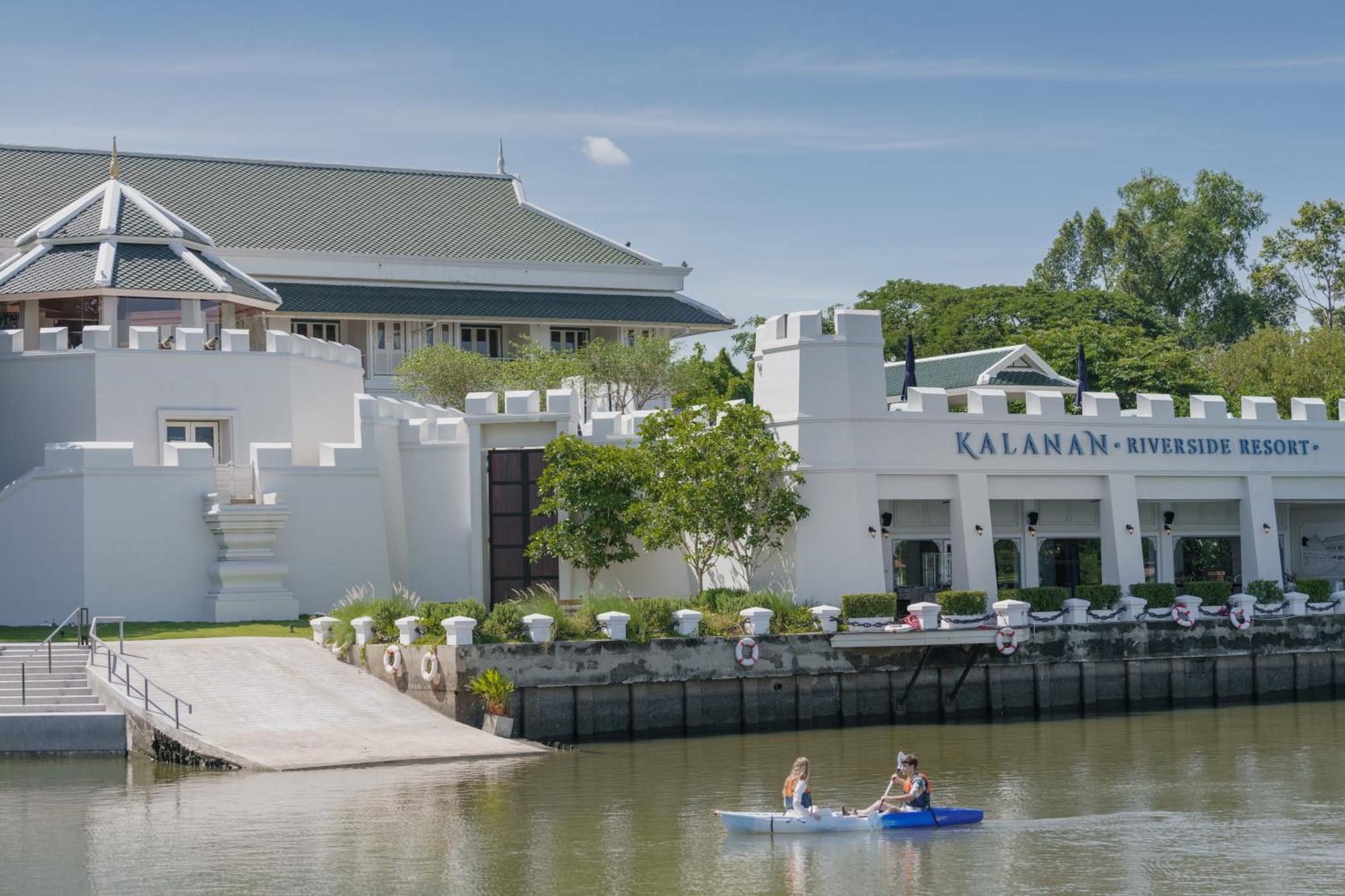 Kalanan Riverside Resort Nonthaburi Bagian luar foto