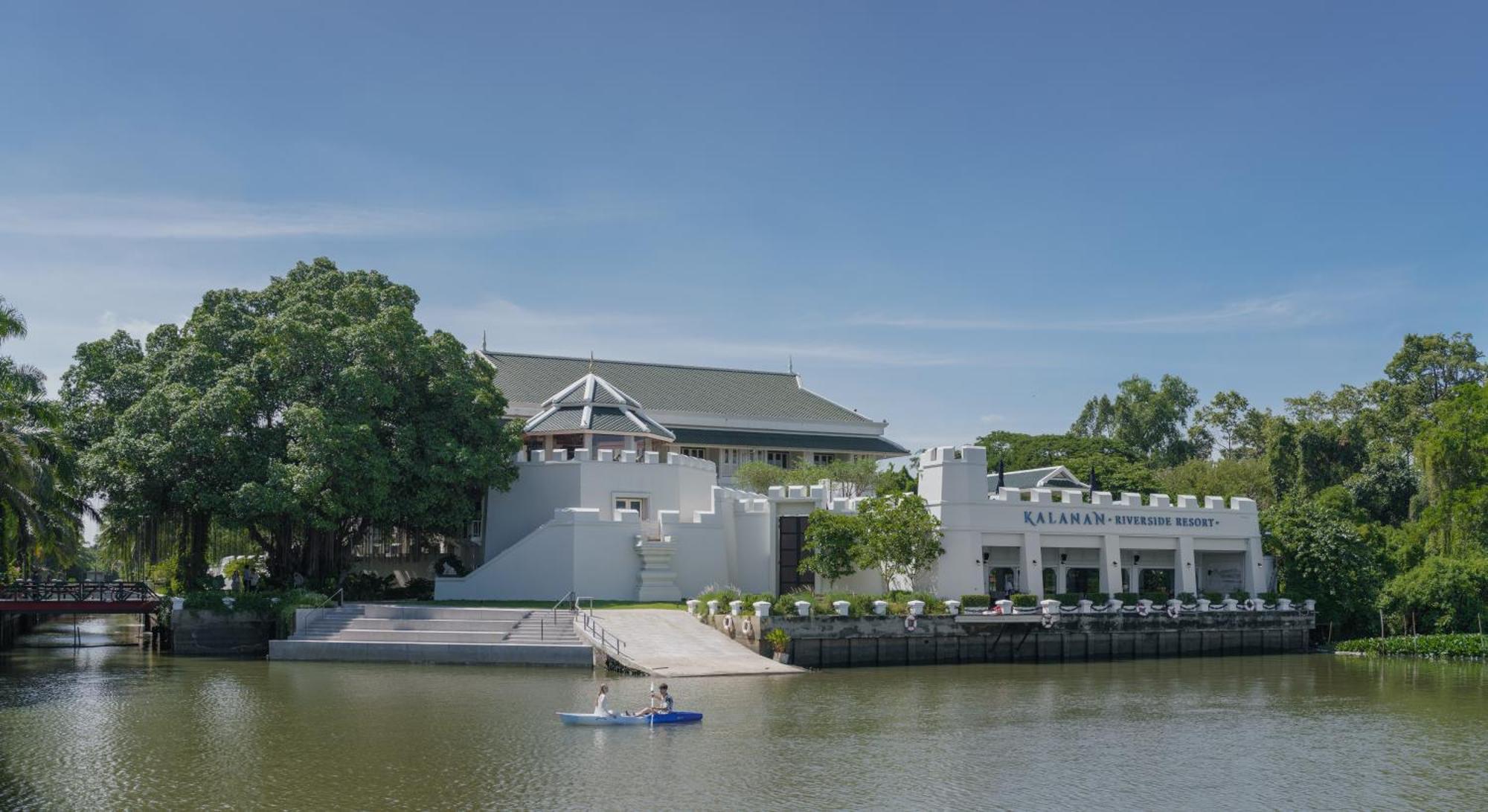 Kalanan Riverside Resort Nonthaburi Bagian luar foto