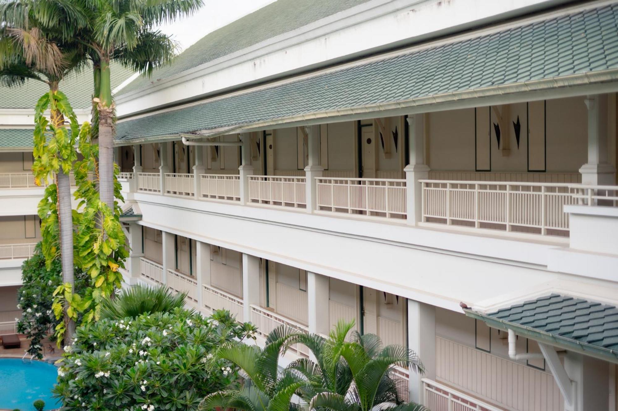 Kalanan Riverside Resort Nonthaburi Bagian luar foto