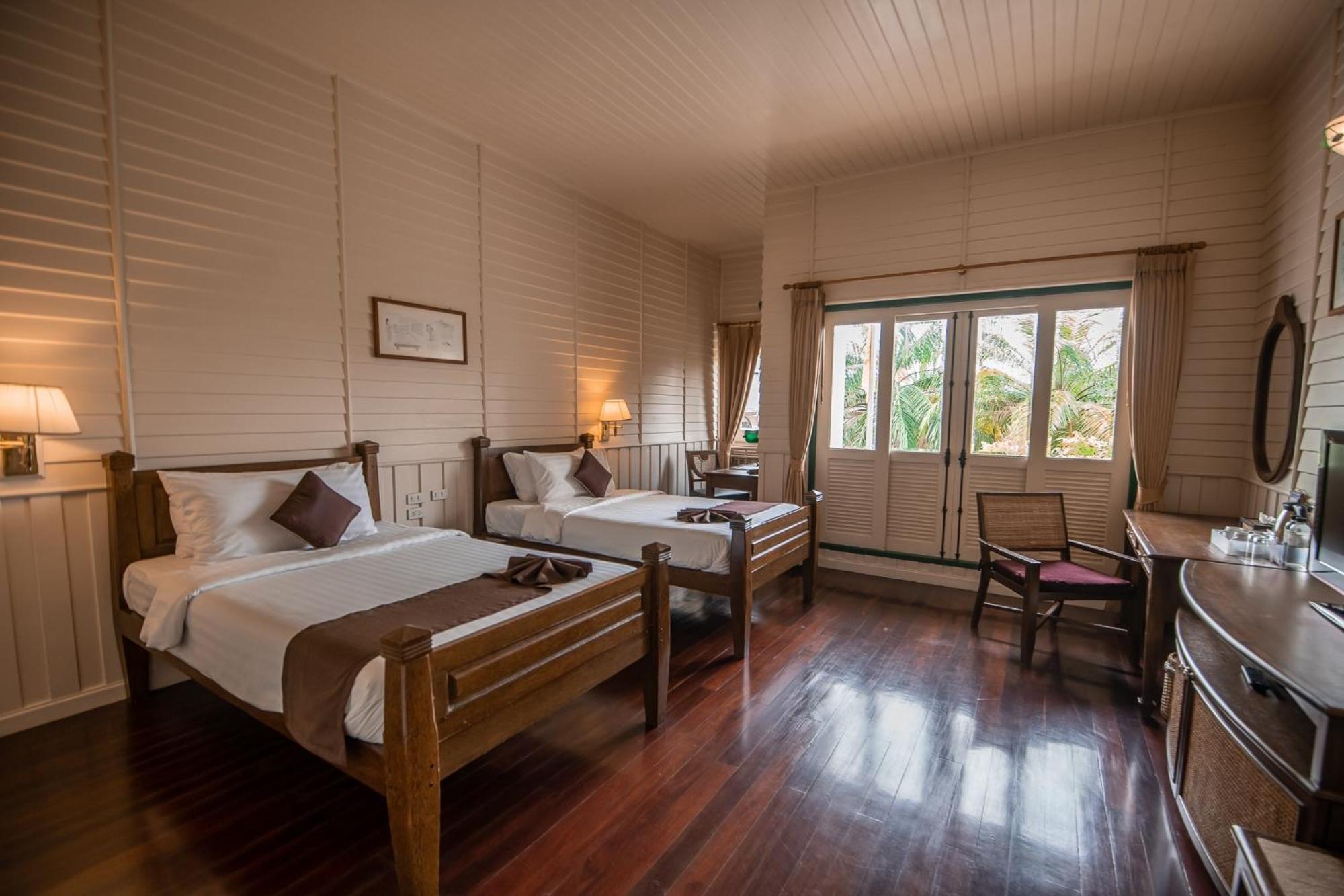 Kalanan Riverside Resort Nonthaburi Bagian luar foto